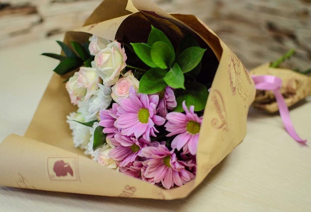 Букет цветов из: Розы и Хризантемы в Жирекене