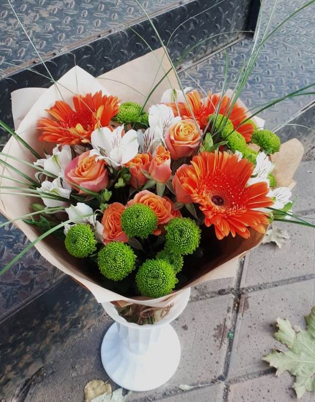 Букет цветов из: Герберы, Хризантемы, Альстромерии и Розы в Жирекене