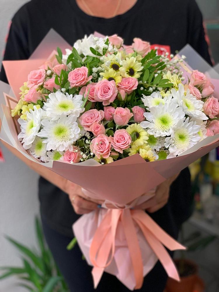 Букет цветов из: Розы и Хризантемы в Жирекене