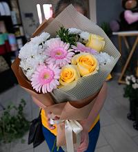 Букет цветов из:  Герберы, Розы и Хризантемы в Жирекене