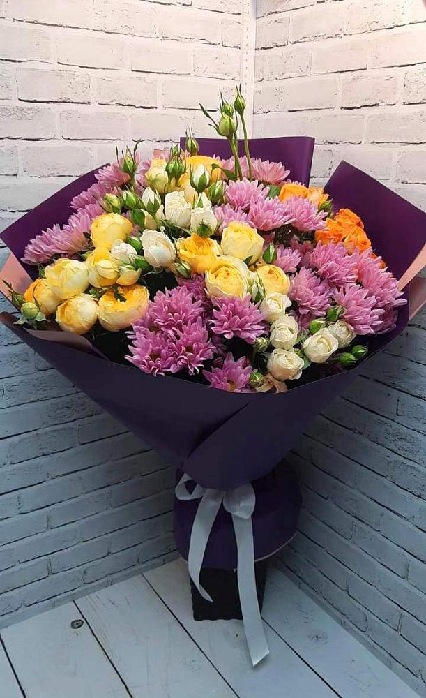 Букет цветов из: Хризантемы и Розы в Жирекене