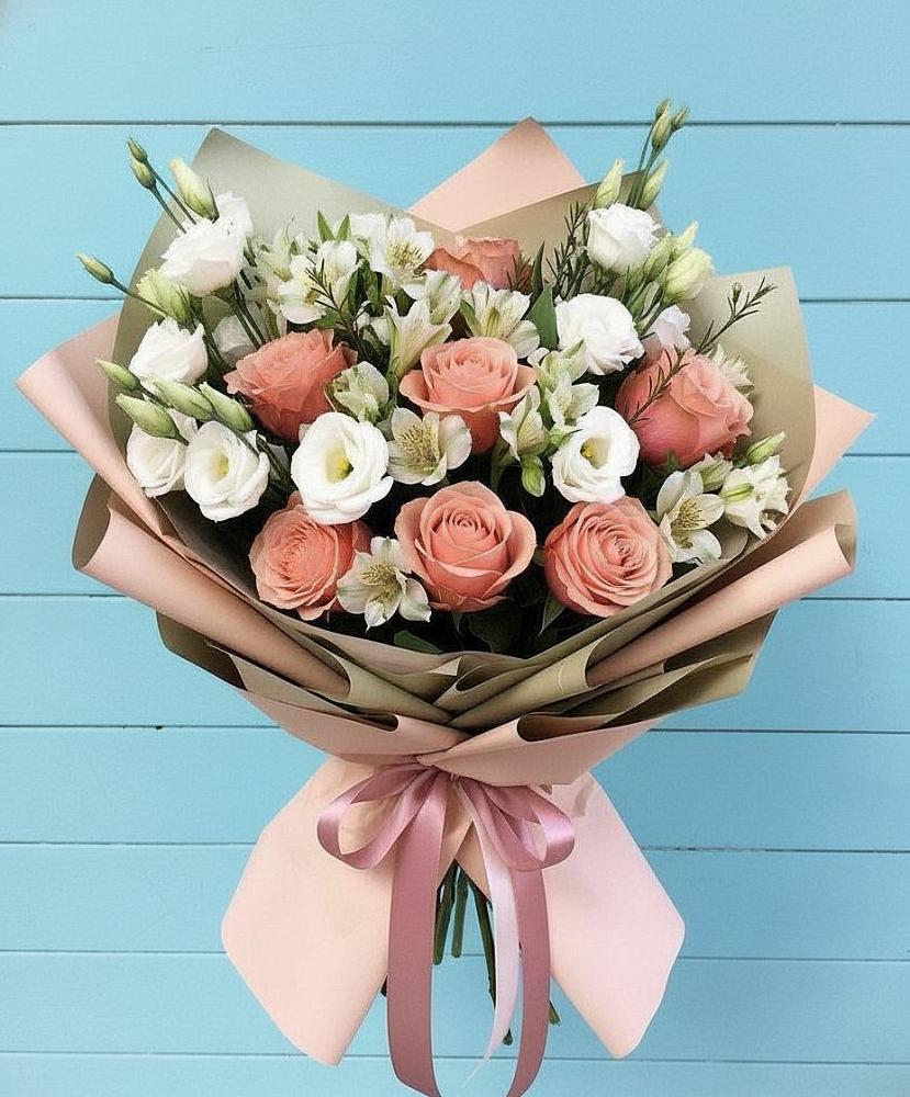 Букет цветов из: Розы, Альстромерии и Лизиантусы в Жирекене