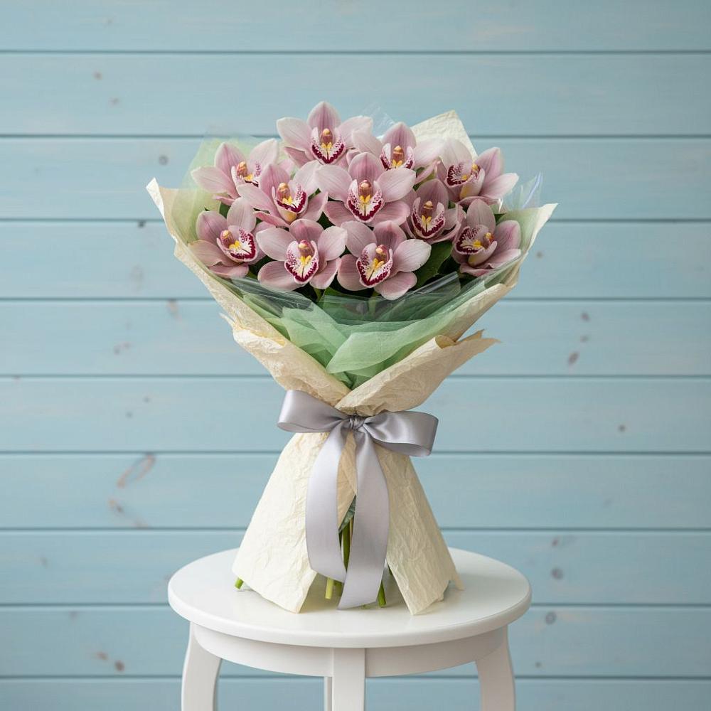 Букет цветов из: Орхидеи и Розы в Жирекене