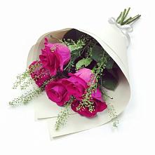 Букет цветов из:  Розы в Жирекене