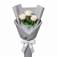 Букет 3 белые розы в Жирекене