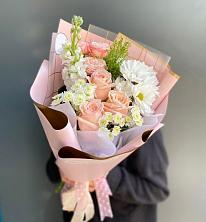 Букет цветов из:  Хризантемы и Розы в Жирекене