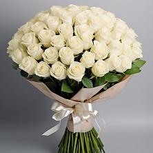 Букет 101 беля роза Белоснежка в Жирекене