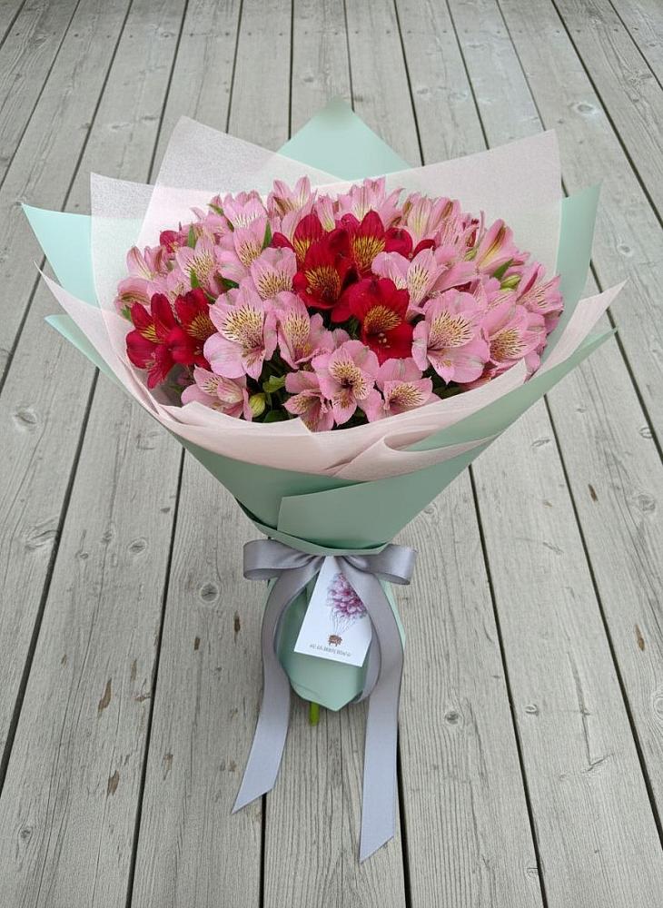 Букет цветов из: Альстромерии в Жирекене
