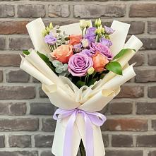 Букет цветов из:  Лизиантусы и Розы #REPLACE_PRED# Жирекене