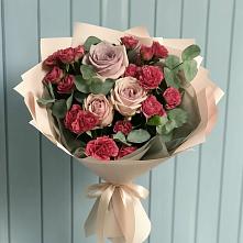Букет цветов из:  Гвоздики и Розы в Жирекене
