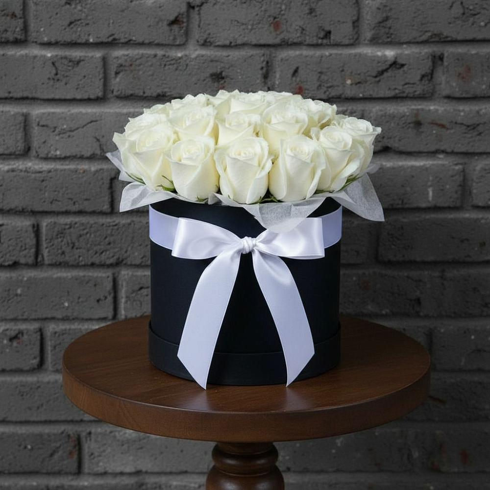 Цветочная композиция из Розы в шляпной коробке в Жирекене