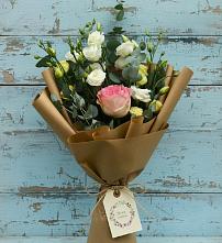 Букет цветов из:  Розы и Лизиантусы #REPLACE_PRED# Жирекене