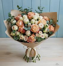 Букет цветов из:  Альстромерии и Розы в Жирекене