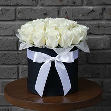 Цветочная композиция из Розы в шляпной коробке в Жирекене