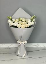 Букет цветов из:  Розы и Лизиантусы в Жирекене